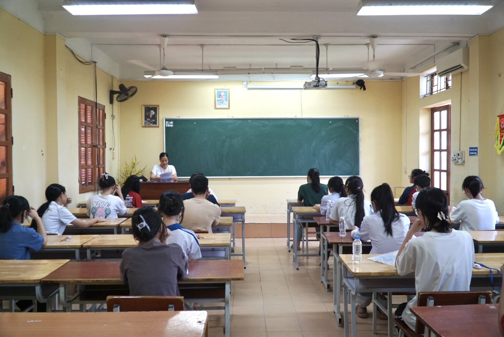 Hồi hộp và náo nức: Ngày thi thứ nhất trong kỳ thi tuyển sinh vào lớp 10 năm học 2024-2025
